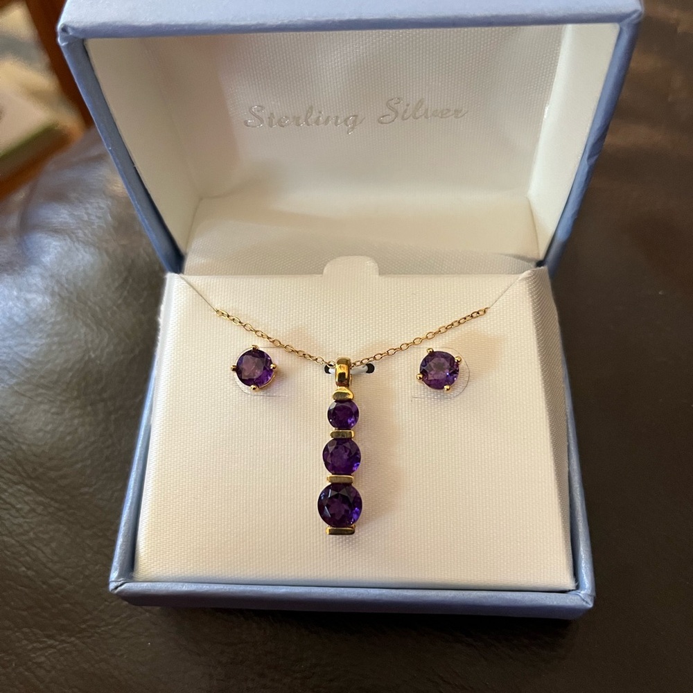 Selling because I have too many items similar.